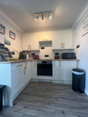 246, Belle Aire, Hemsby - Two bed recently renovated chalet, sleeps 5, free Wi-Fi, pet friendly, bed linen and towels included with onsite entertainment